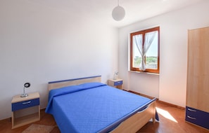 2 bedrooms, bed sheets