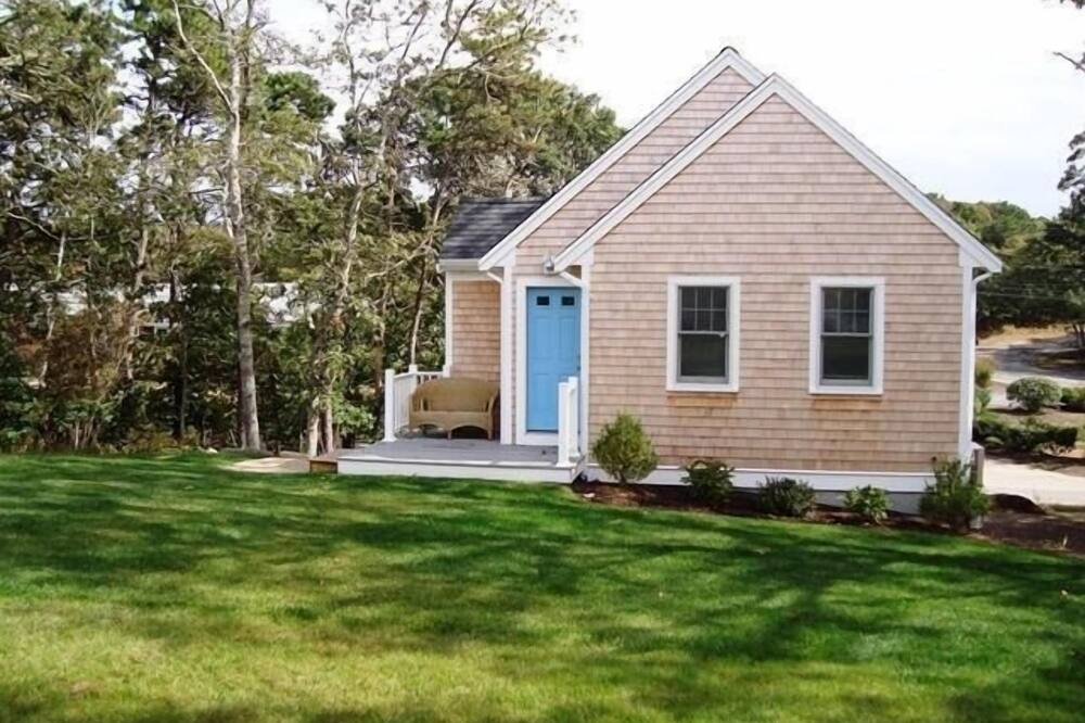 Near Beach-Studio cottage with Central Air- WIFI