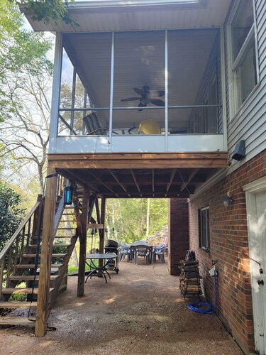 Riverside Getaway - Enjoy Quiet Life Right on the Duck River