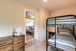 3 bedrooms, iron/ironing board, travel crib, WiFi