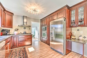 Refrigerador, microondas, parrilla de estufa y lavavajillas 