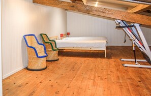 7 bedrooms, iron/ironing board, travel cot, free WiFi