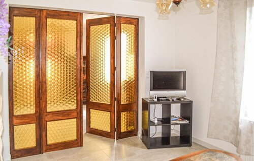 Maison confortable à Coutras avec.