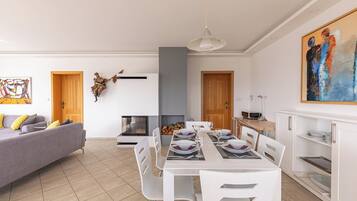 Villa | Dining