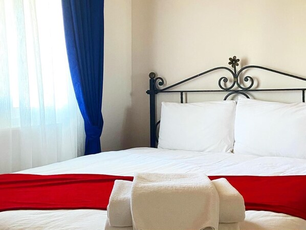 Economy Single Room | Free WiFi, bed sheets