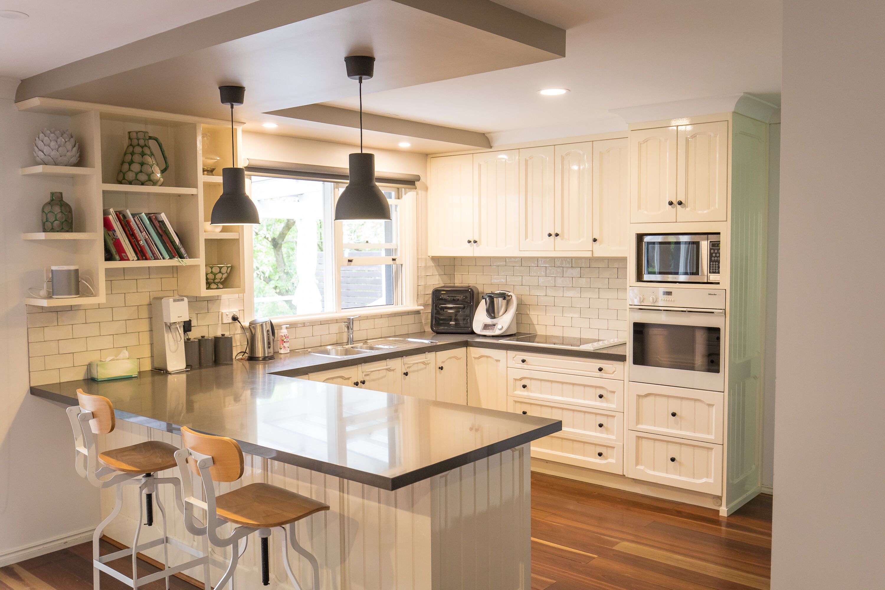 Refrigerador, microondas, horno y parrilla de estufa 