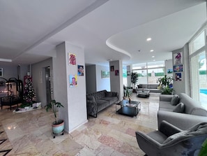 Living area - Premier Inn City (Antalya)