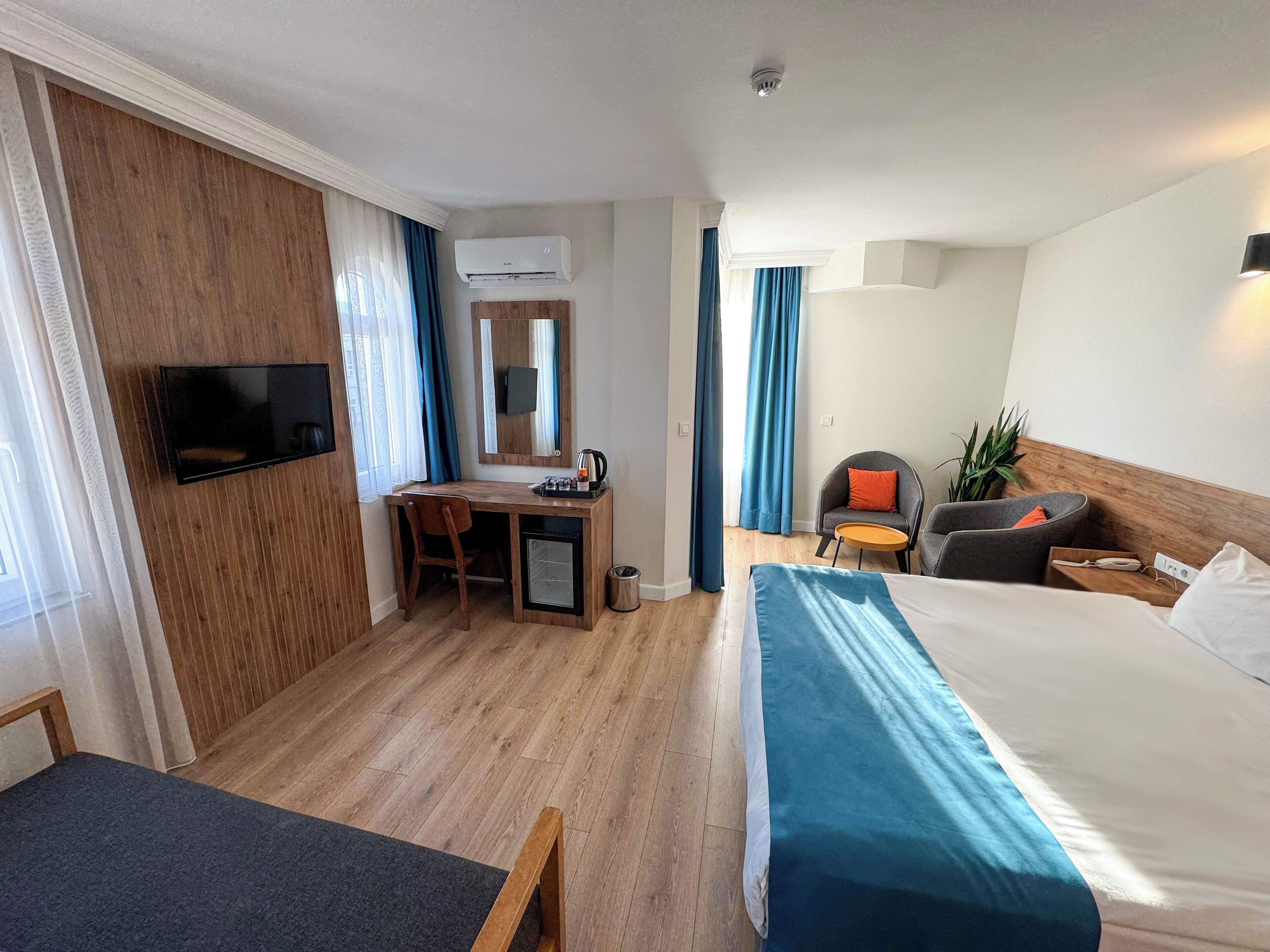 Minibar, desk, free cribs/infant beds, free WiFi