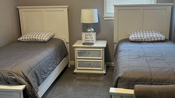 3 habitaciones, tabla de planchar con plancha y wifi