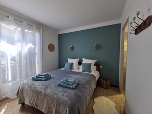 5 chambres, fer et planche à repasser, Wi-Fi gratuit, draps fournis