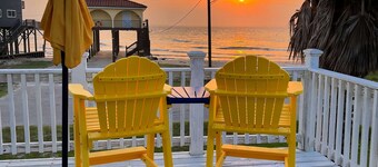 Gulf Beach Breeze - Scenic Beach, Bridge & Blue View
