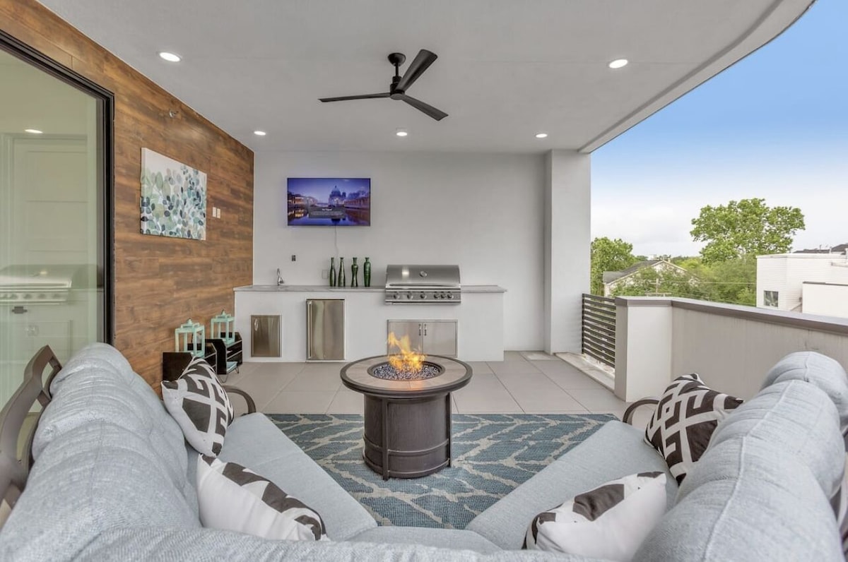 Photo 21 of Luxury 4 Story Home with an Elevator & Private Hot Tub