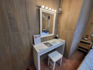 2 Schlafzimmer, Zimmersafe, Schreibtisch, kostenloses WLAN