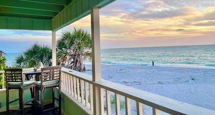Oceanfront, On The Beach, Dog Friendly Condo with Panoramic Views of the Gulf!
