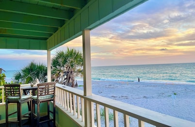 Oceanfront, On The Beach, Dog Friendly Condo with Panoramic Views of the Gulf!