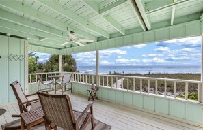 Property grounds - DIRECTLY ON PRIVATE BEACH! AMAZING PANORAMIC GULF VIEWS! MODERN, COZY CONDO (Englewood)