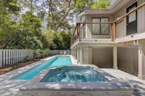 A heated pool - 7 Bald Eagle-3 Row Ocean (75 yards) to the Beach &  40 ft x 10 ft Pool (Hilton Head Island)