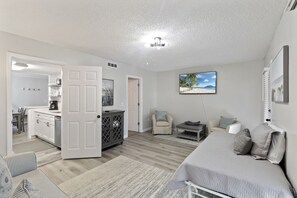 Smart TV - #51 Superior Condo 5 Mins to Beach Pool 3BDR/2 Park (Hilton Head Island)