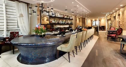 Rixwell Collection Savoy Boutique Hotel
