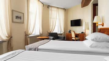 Superior Double or Twin Room | 1 bedroom, minibar, in-room safe, desk