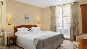 Superior Double or Twin Room | 1 bedroom, minibar, in-room safe, desk