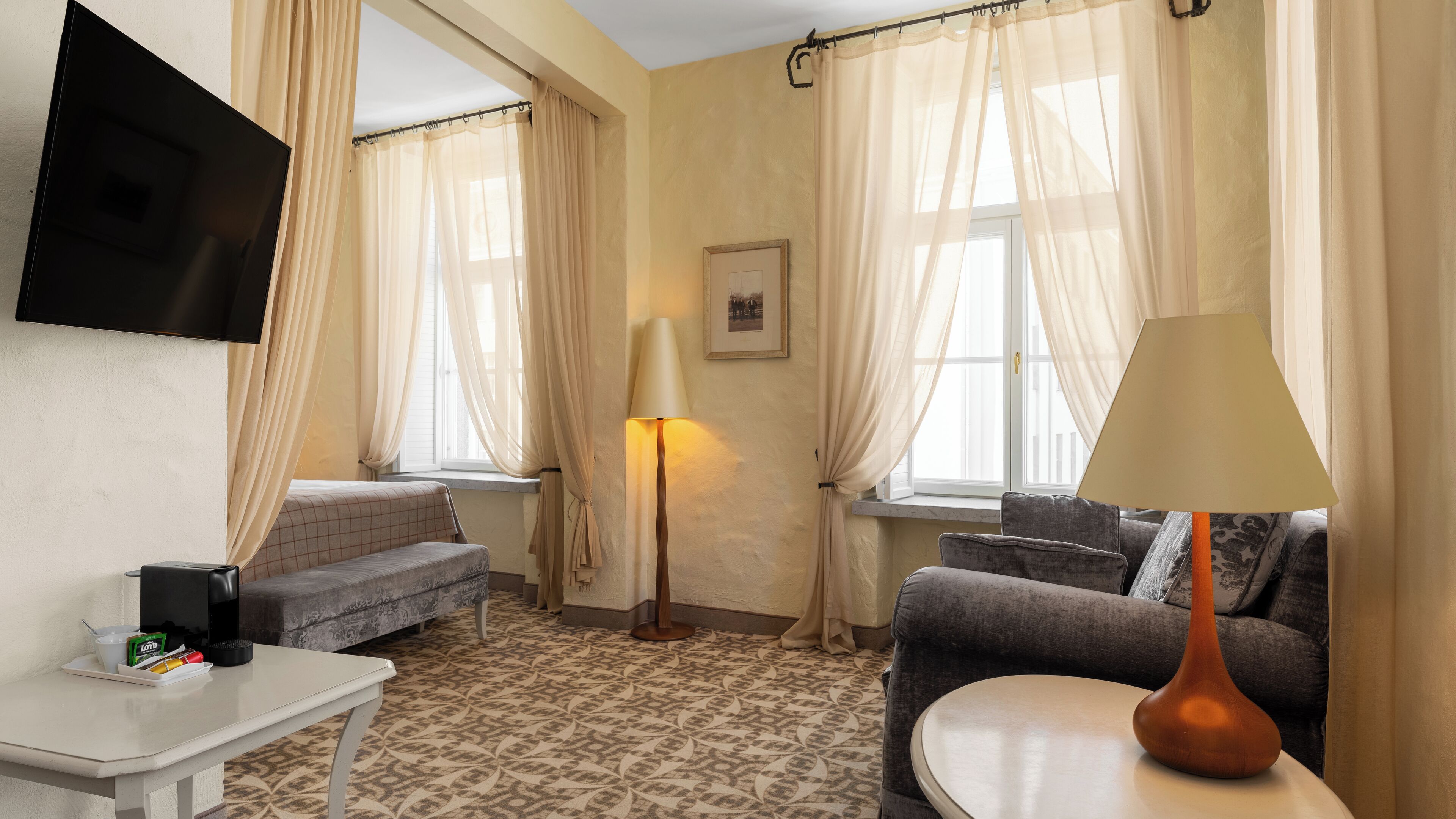 suite | 1 bedroom, minibar, in-room safe, desk