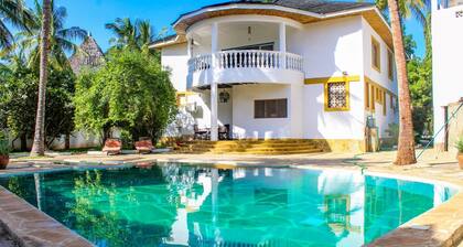 Tichi Villa- Private Villa in Diani Beach- 3 Minutes to the beach