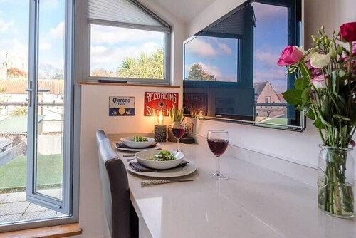 Papillon, a modern Southwold flat with balcony