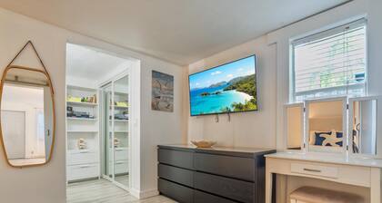 Cozy Coastal Retreat! Fenced Turf Yard • Bikes • Hammock • BBQ • 65” TV