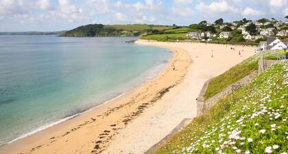 `Bells Chapel` - Private Parking - Great location!