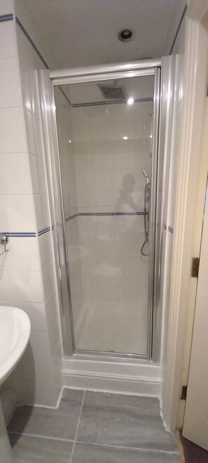 Apartment, Multiple Beds | Bathroom | Combined shower/tub, deep soaking tub, hair dryer, towels