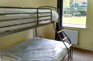 Apartment, Multiple Beds