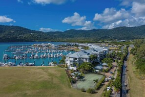 Marina - Penthouse living at the Port of Airlie (Airlie Beach)