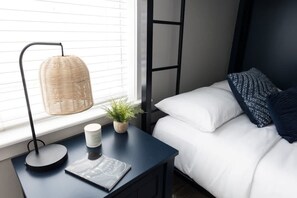 3 bedrooms, desk, iron/ironing board, travel crib