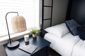 3 bedrooms, desk, iron/ironing board, travel cot