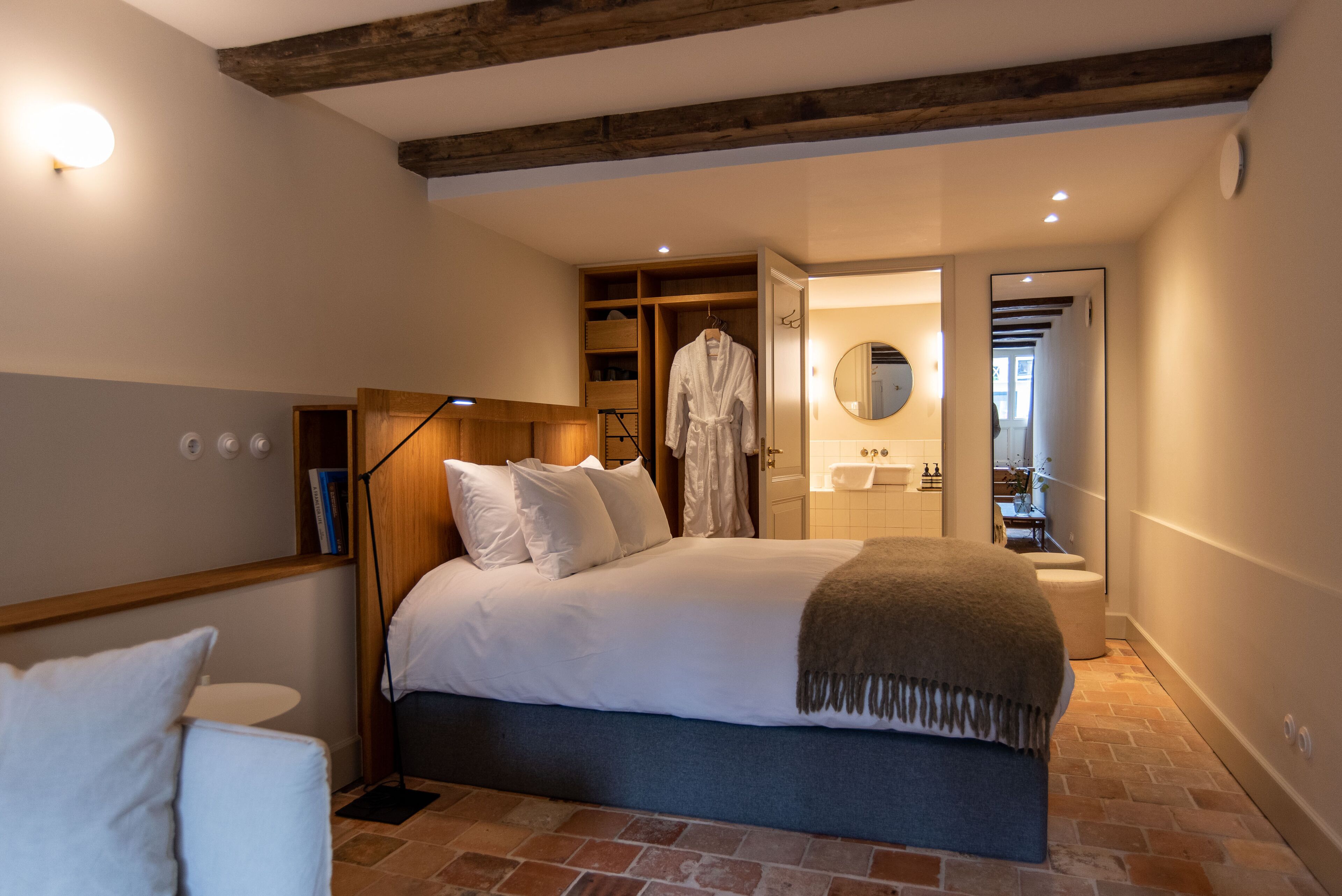 1 slaapkamer, een strijkplank/strijkijzer, reisbedje, gratis wifi