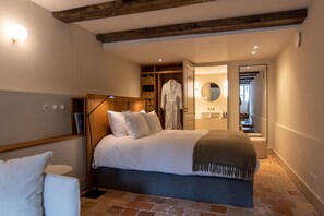 1 slaapkamer, een strijkplank/strijkijzer, reisbedje, gratis wifi