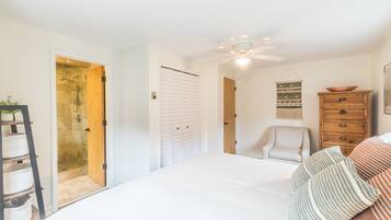 2 camere, una scrivania, ferro/asse da stiro, Wi-Fi gratuito