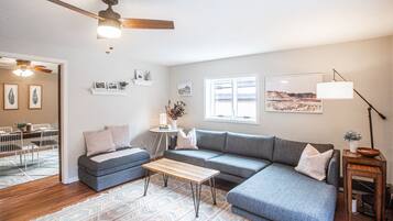 智能电视、电脑显示器