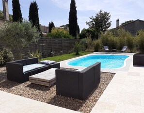 حمّام سباحة خارجي