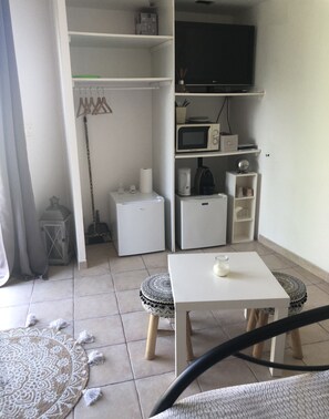 Interior - bed & Breakfast (Figari)