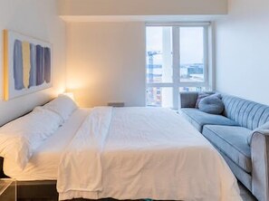 Room - Downtown Seattle apartment next to the stadiums (Seattle)
