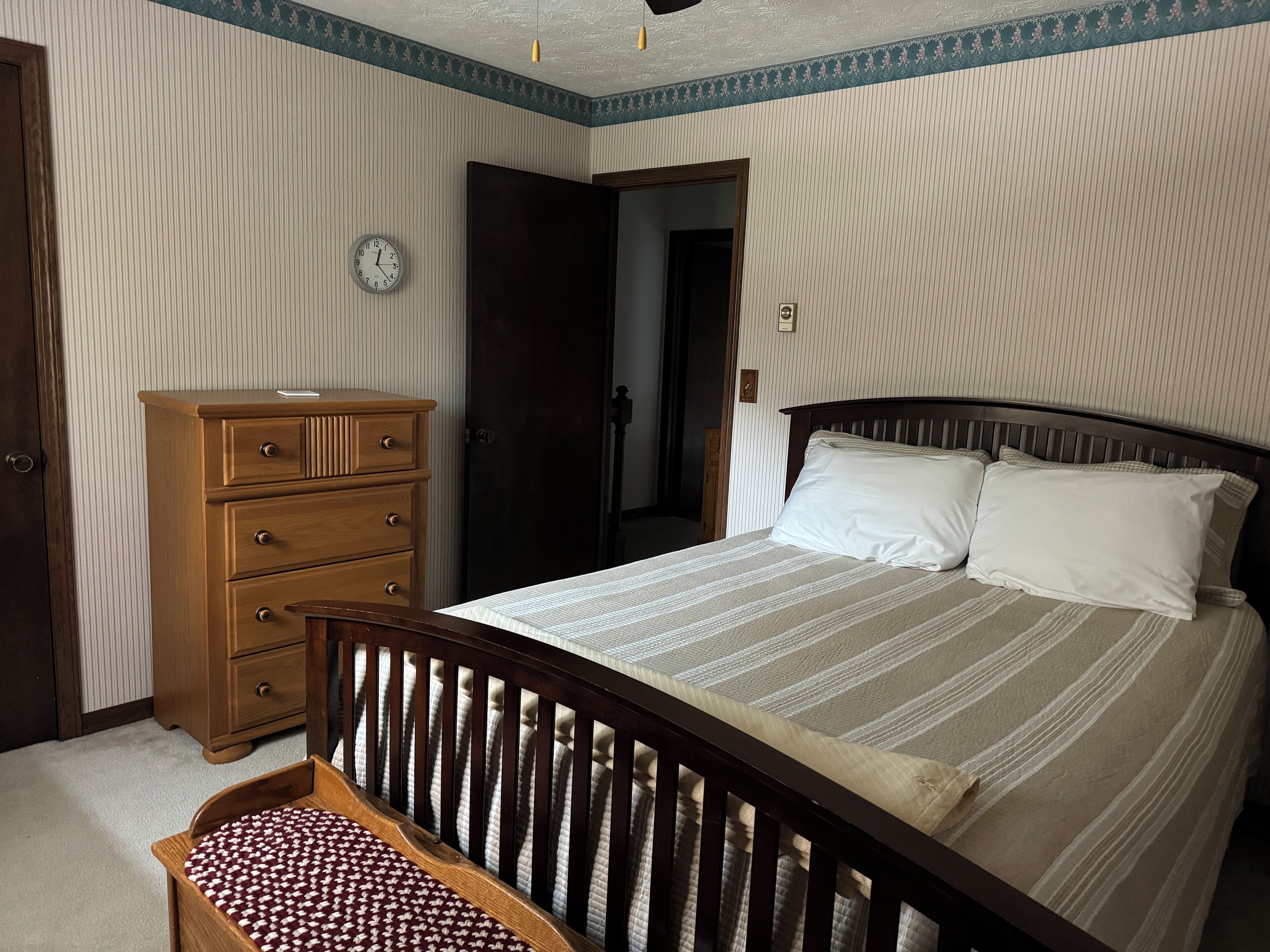 4 sovrum, skrivbord, gratis wi-fi och sängkläder