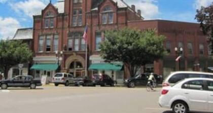 Large Home in Southeast, Ohio