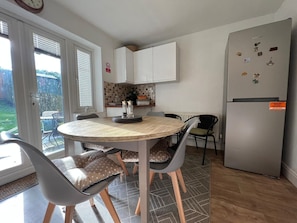 Dining - Bournville park, spectacular comfortable house close to transport links (BIRMINGHAM)