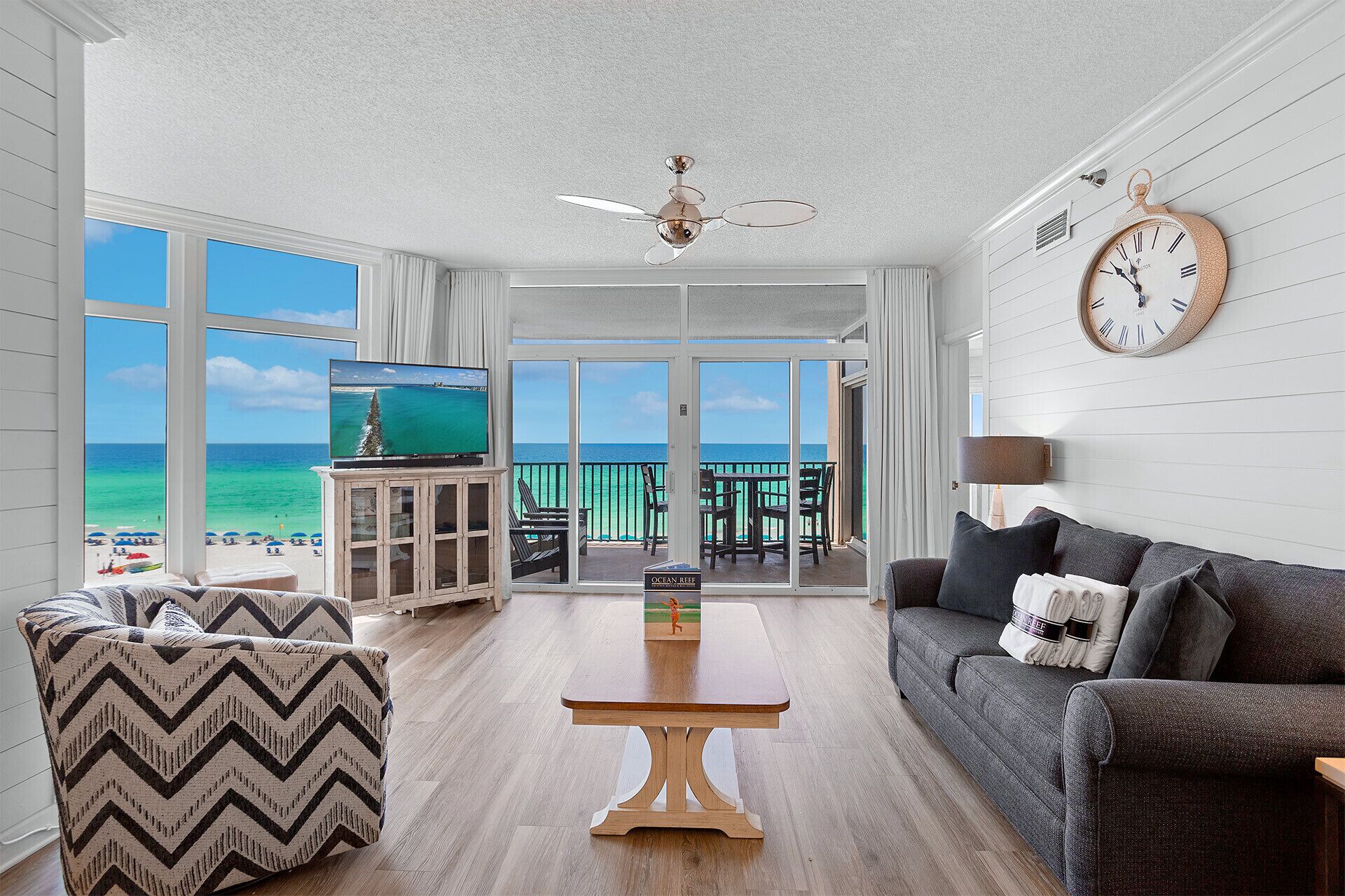 Jade East Towers 420 - Updated Gulf Front Condo, Downtown Destin, Pool, Hot Tub!