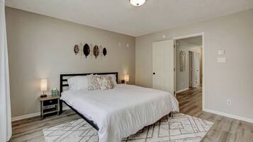 3 bedrooms, desk, iron/ironing board, travel cot