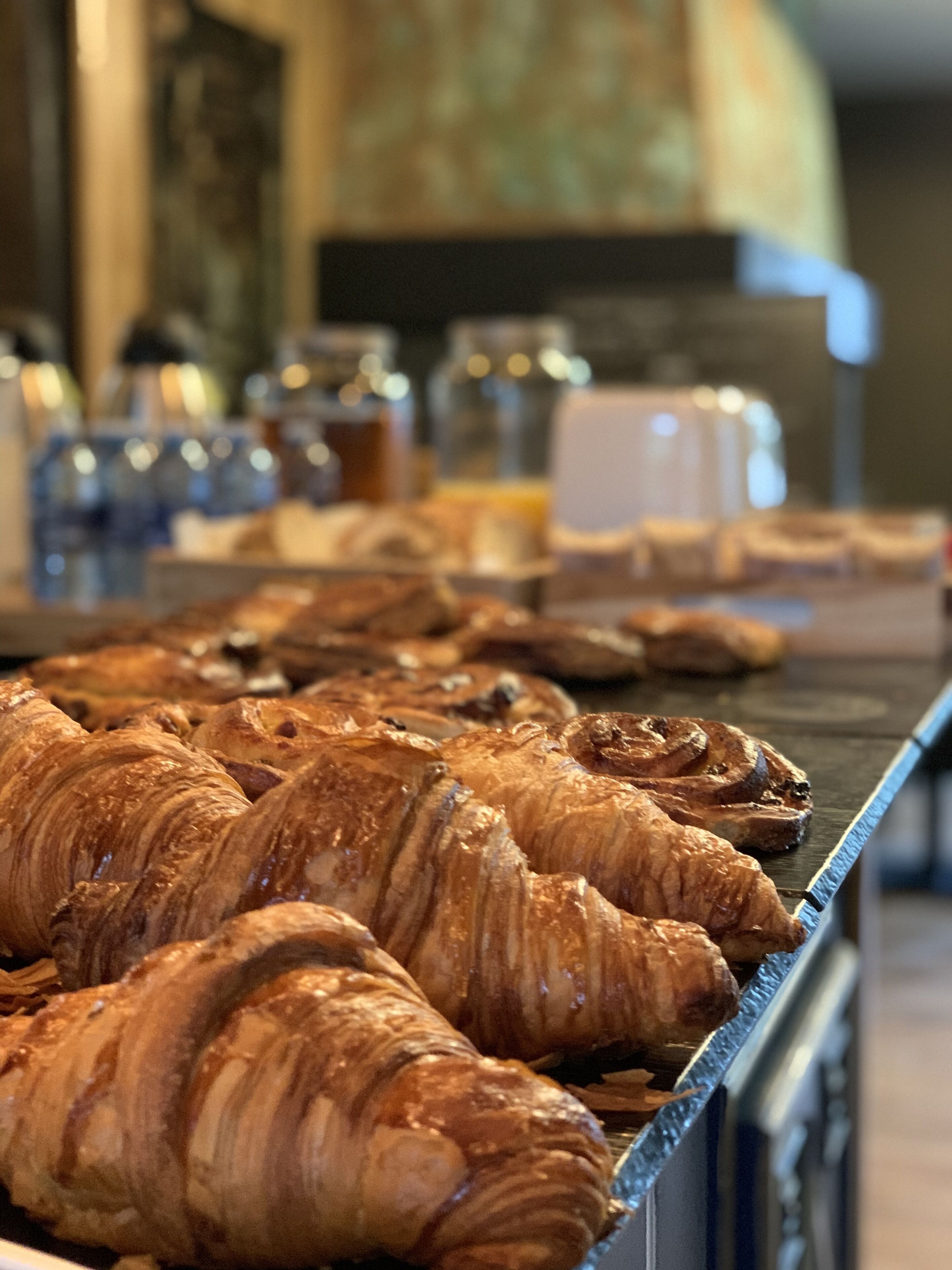Daily buffet breakfast (EUR 8 per person)