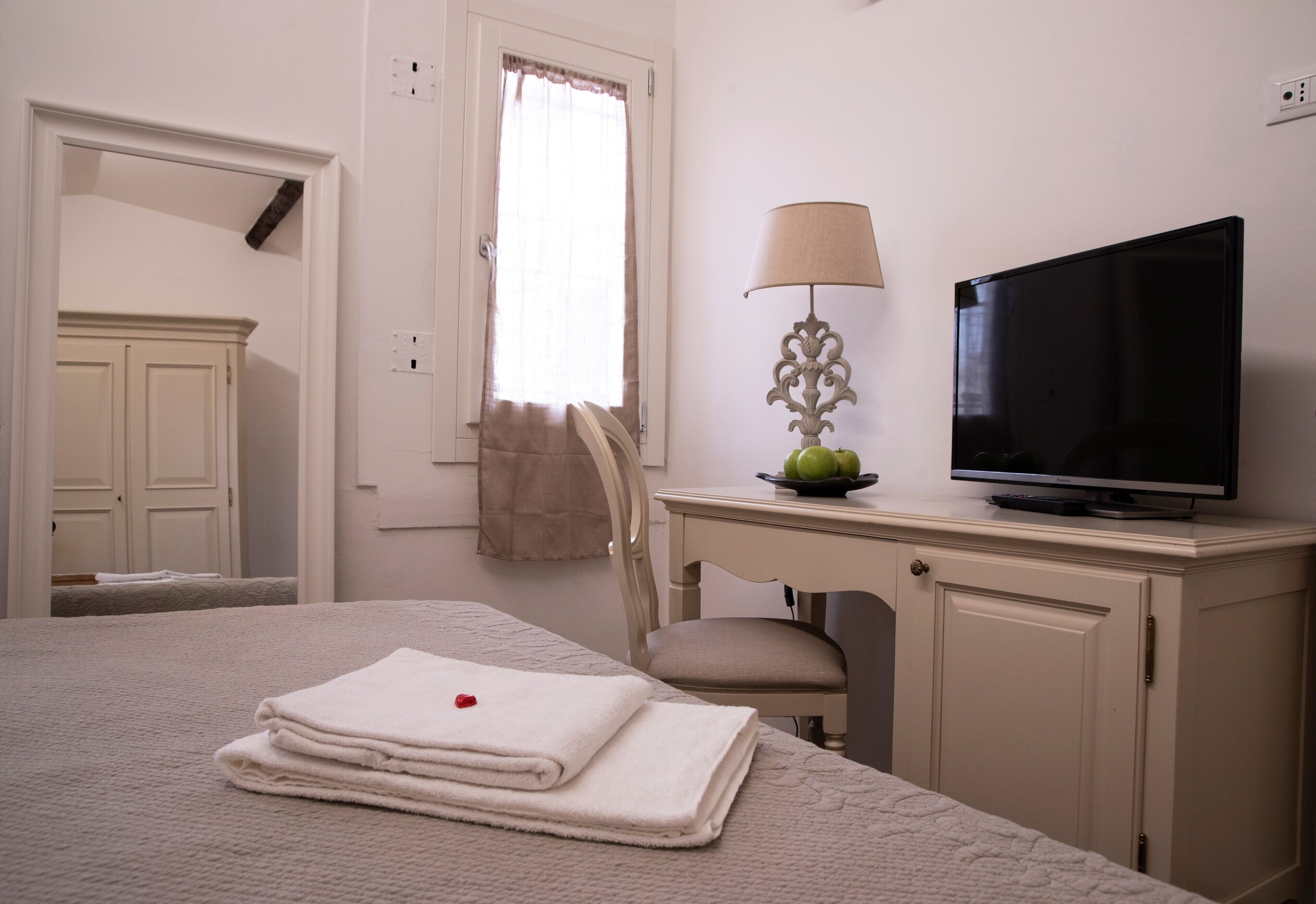 4 soveværelser, skrivebord, gratis Wi-Fi, sengetøj