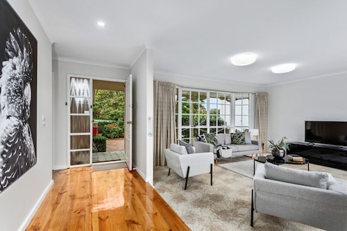 BerwickHills Stylish 3 BdrmHome *Free Wifi*NetFlix